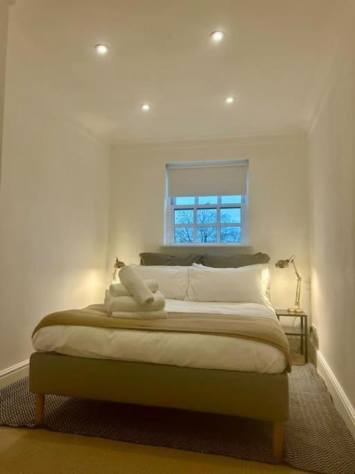 Epic Location, Views & Large Private Terrace Apartment Windsor Exterior foto
